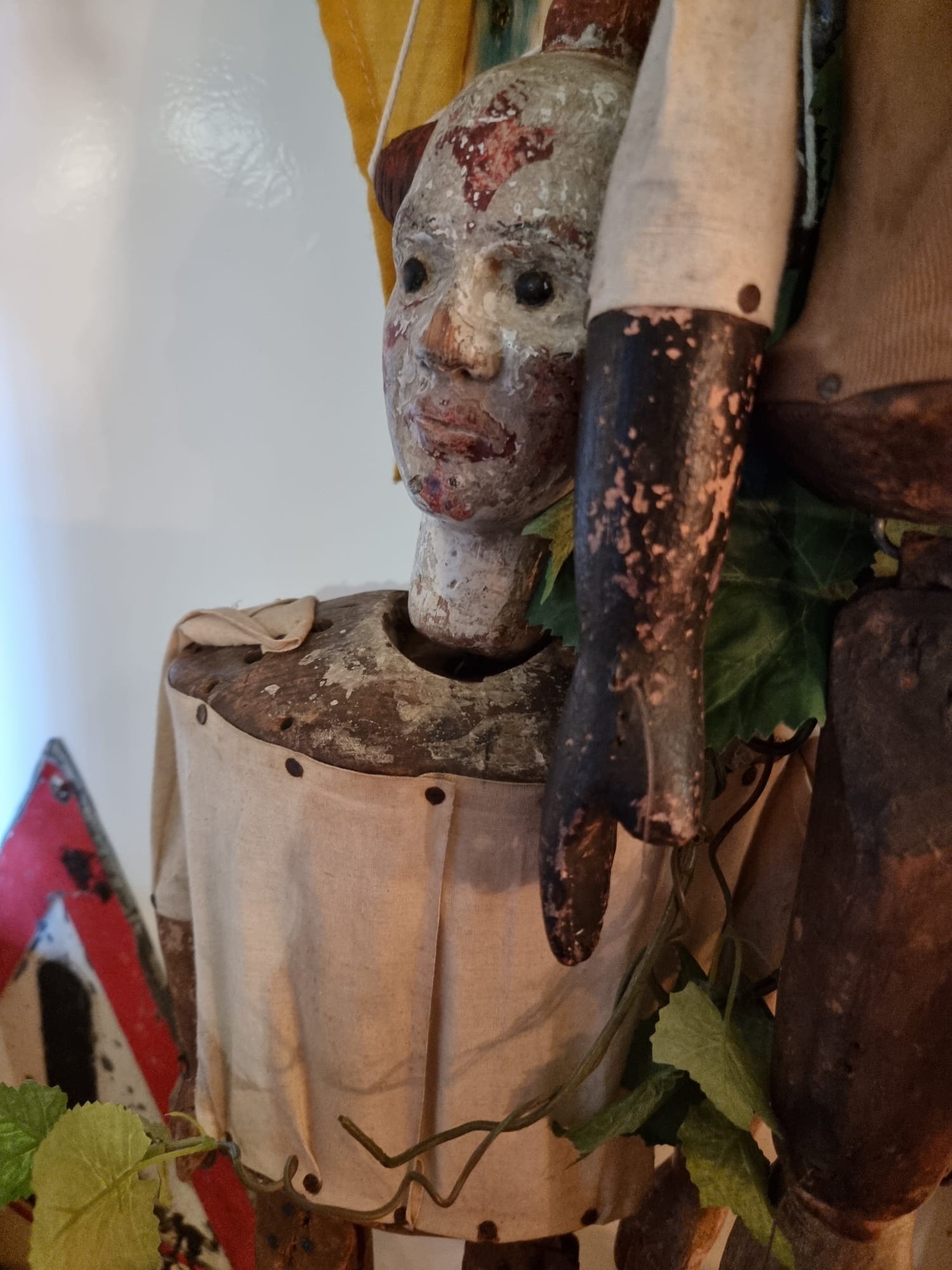 9 Victorian Marionettes Clowes Excelsior c.1890 — BBC Antiques Roadshow — thumbnail 9