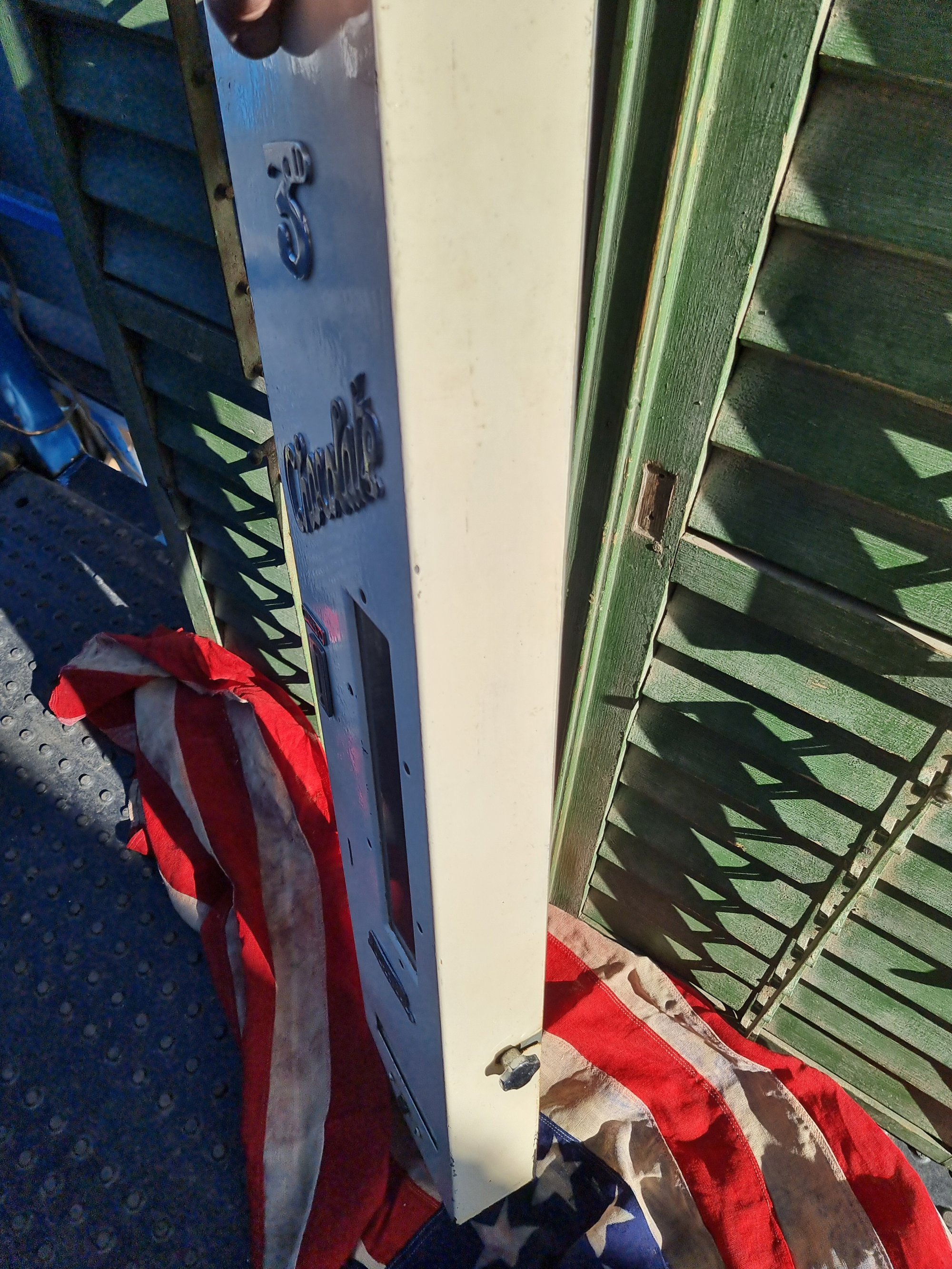 Chocolate Vending Machine — thumbnail 9