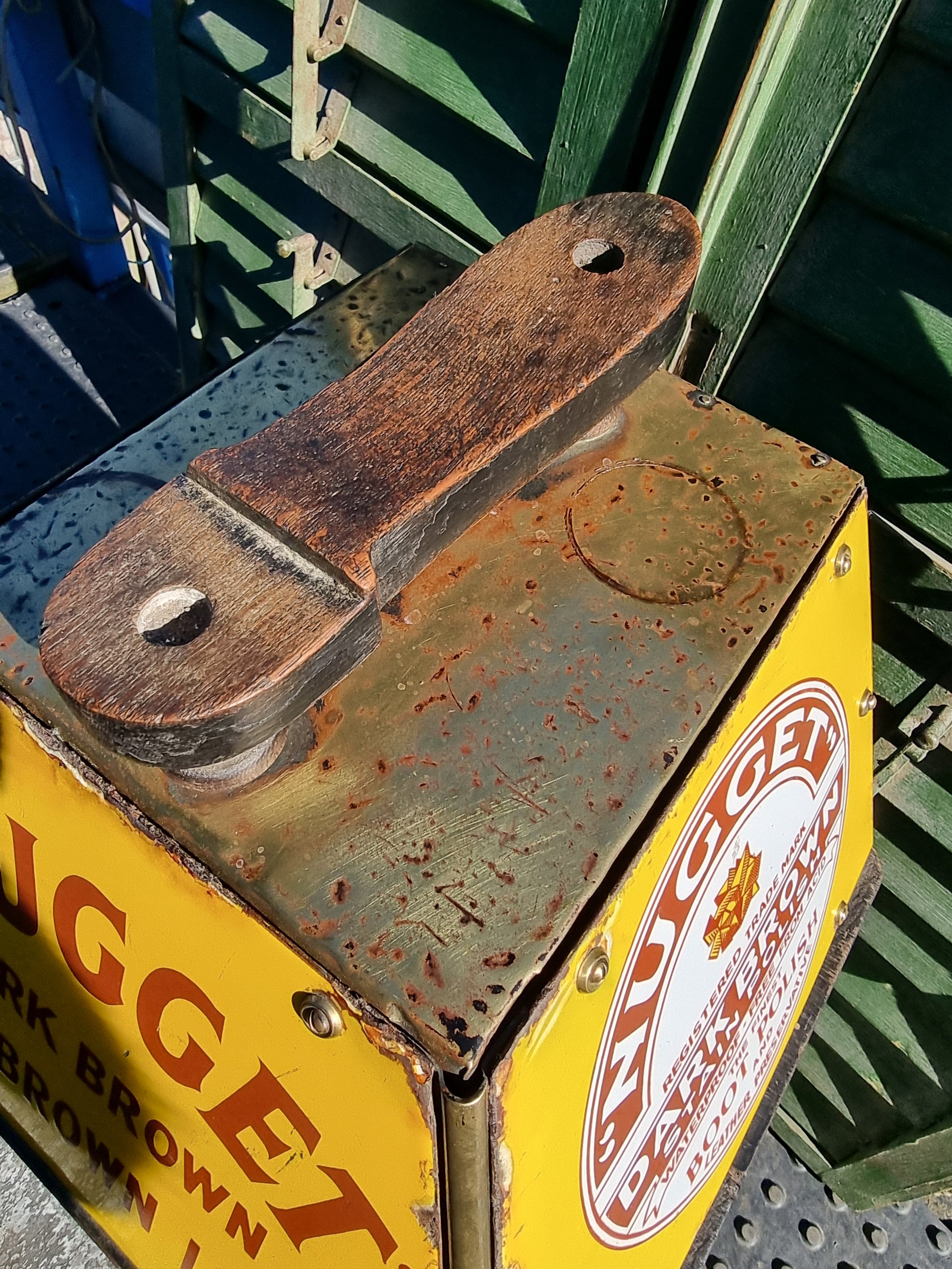 Early 1900's Nugget Shoe Shine Box (Plus Extras) — thumbnail 2