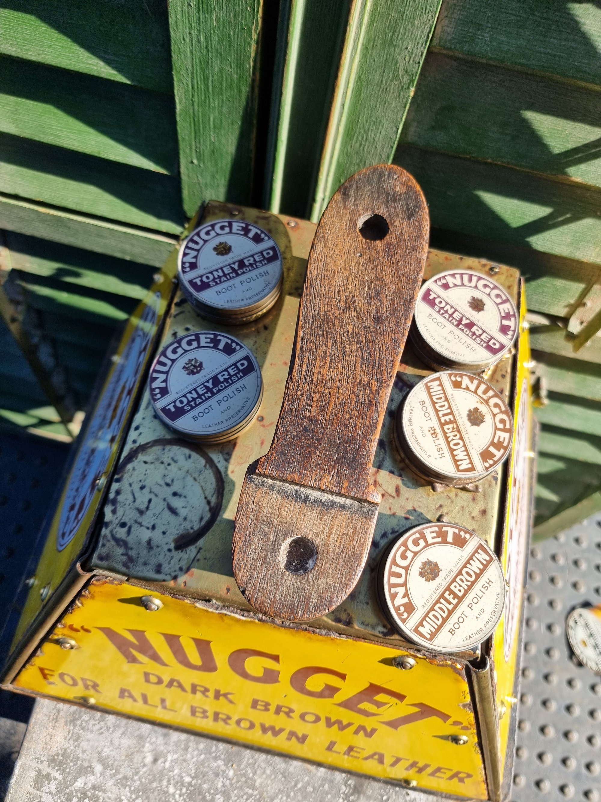 Early 1900's Nugget Shoe Shine Box (Plus Extras) — thumbnail 4